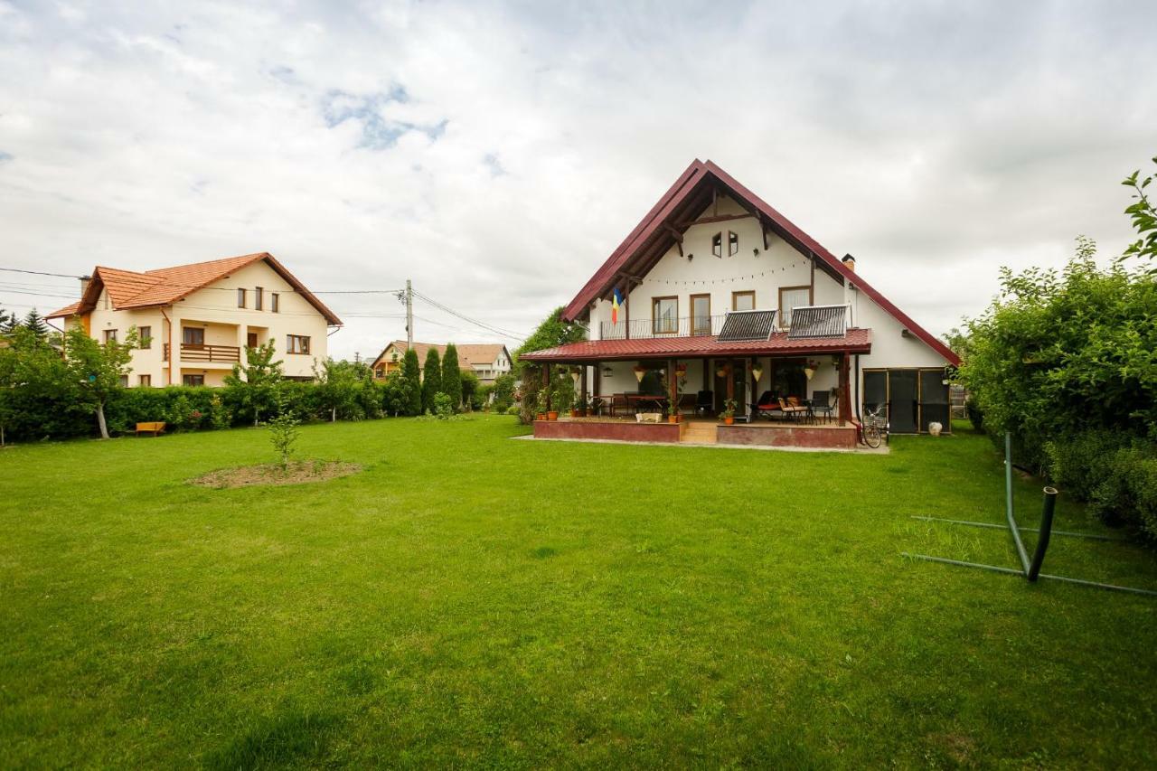 Casa Florilor Hotel คูร์ตา เด อาร์เจช ภายนอก รูปภาพ